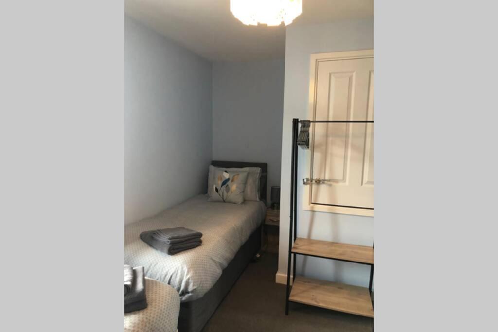 Dudley House **Staycation & Contractors** Sleeps 7 Tipton Εξωτερικό φωτογραφία