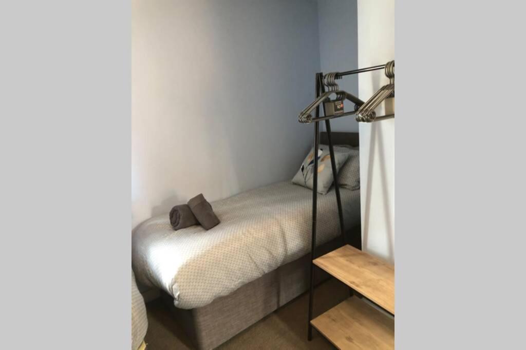 Dudley House **Staycation & Contractors** Sleeps 7 Tipton Εξωτερικό φωτογραφία
